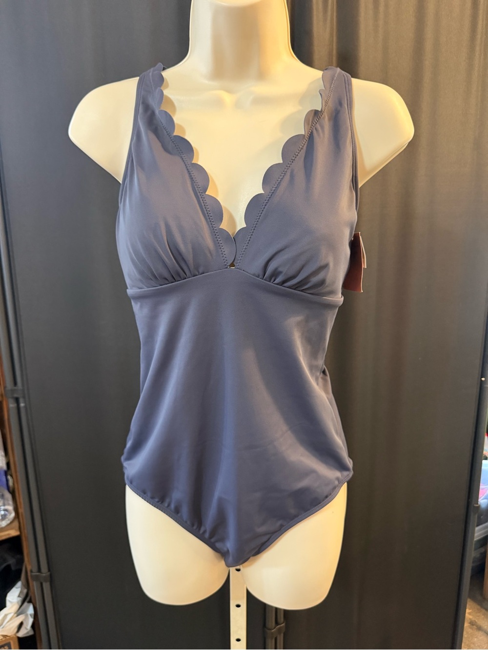 Shade & Shore Scallop Edge Tummy Control Plunge M-Coverage 1-Piece Swimsuit Gray